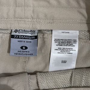 Woman’s Columbia titanium shorts size 6